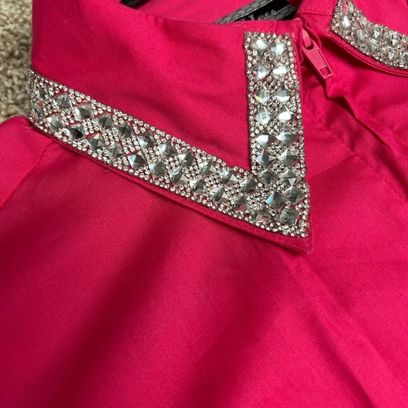 Hot pink Show Shirt with rhinestones on collar and shoulder Size medium - Picture 2 of 4
